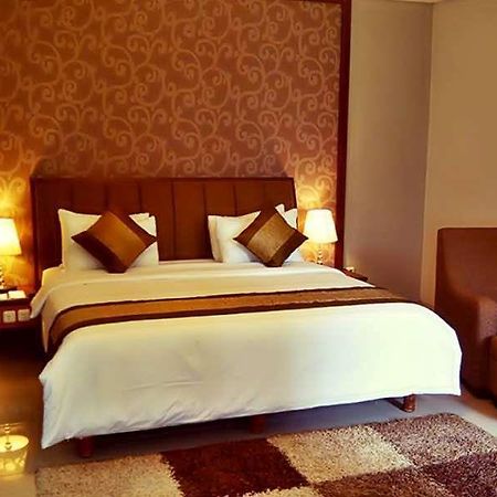 The Summit Siliwangi Hotel Bandung Exterior photo